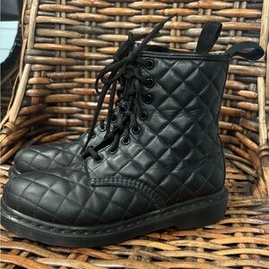 Dr. Martens Coralie quilted black combat boot 7 Great condition!